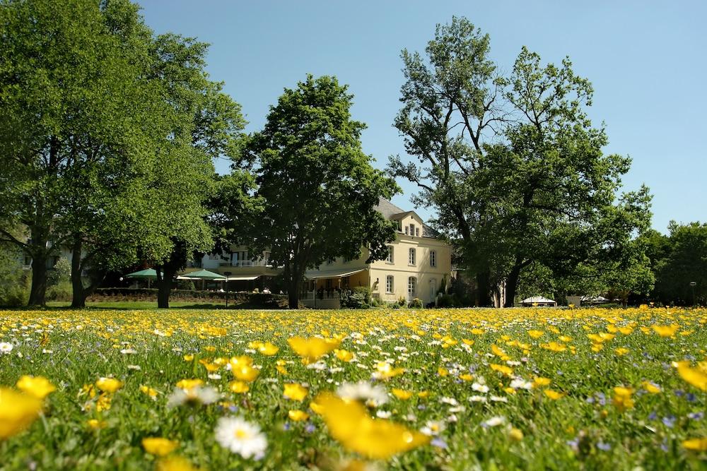 Nells Park Hotel Трир Екстериор снимка