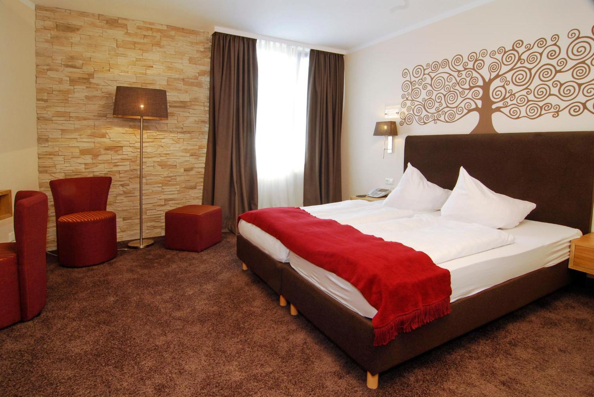 Nells Park Hotel Трир Екстериор снимка