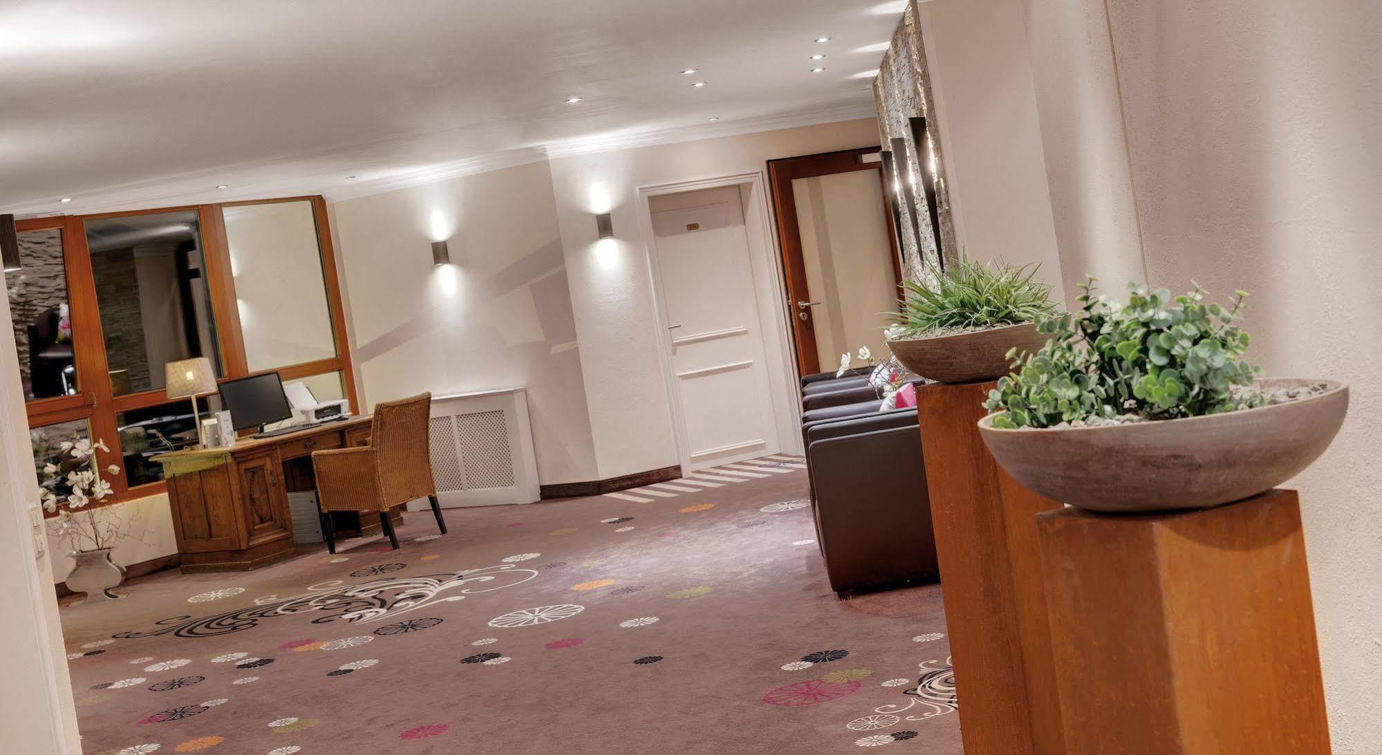 Nells Park Hotel Трир Екстериор снимка